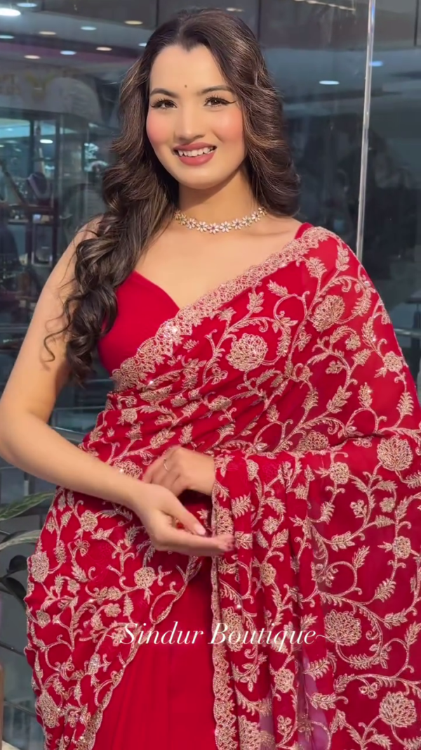 ✨ Exquisite Banarasi Silk Saree – A Timeless Treasure! ✨ - Image 8