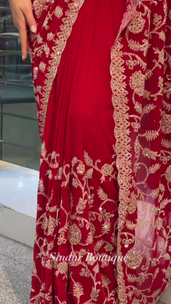 ✨ Exquisite Banarasi Silk Saree – A Timeless Treasure! ✨ - Image 5