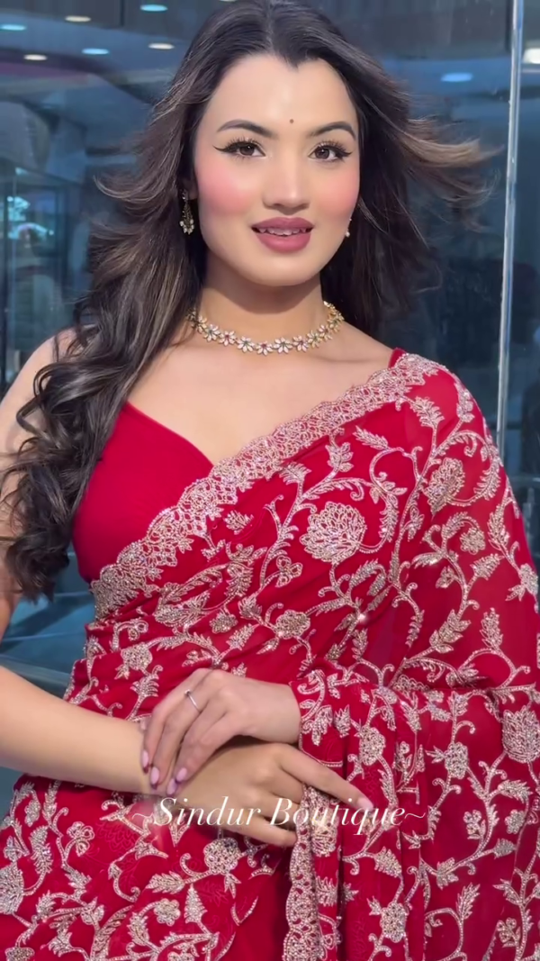 ✨ Exquisite Banarasi Silk Saree – A Timeless Treasure! ✨